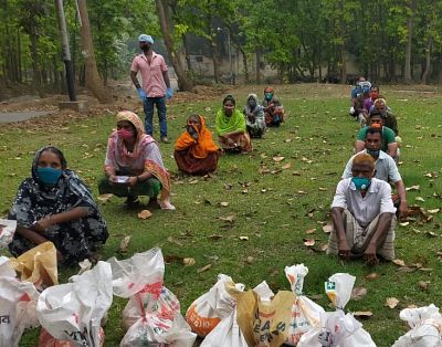 Recipients of food aid from the Dhaka Rotary Club.