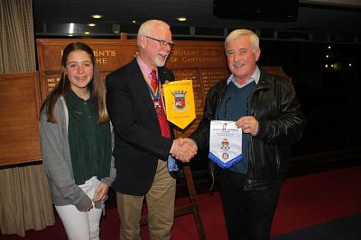  José presents President Martin with a pennant.