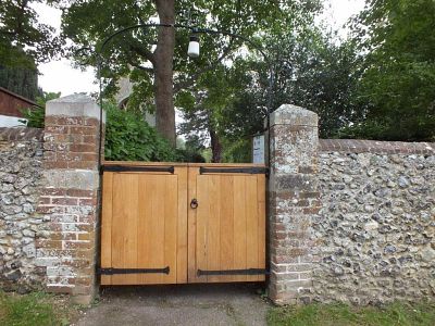 Sidney Roe Memorial Gates