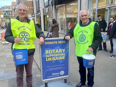 Canterbury Rotarians out in the City Centre for Ukraine