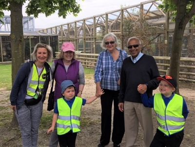 Rotarians, staff and students at the Wildlife Park.
